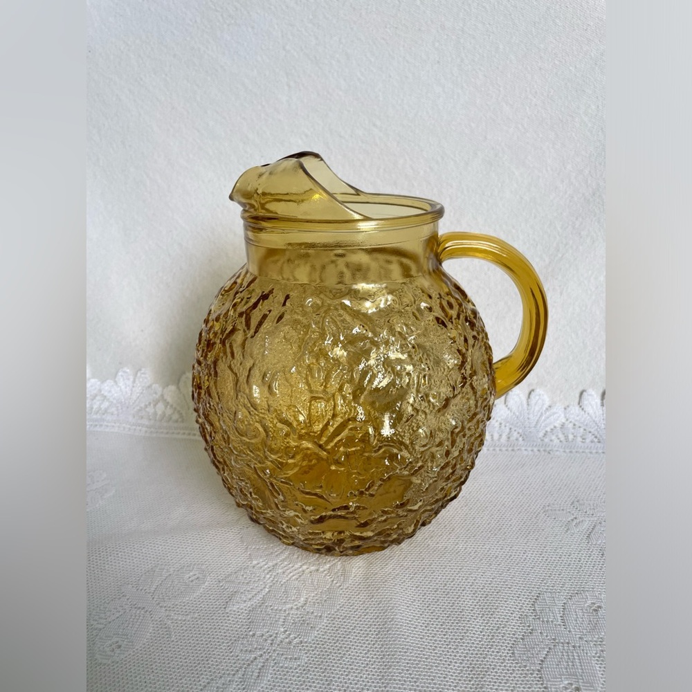 Anchor Hocking Lido Milano Honey Gold Vintage Crinkle Ball Pitcher